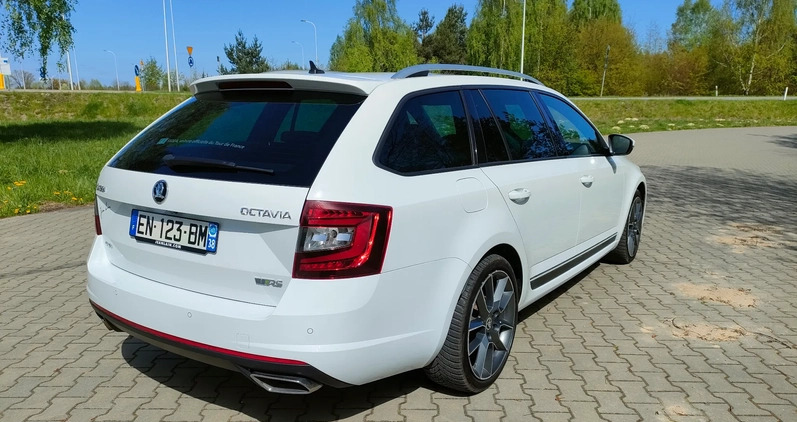 Skoda Octavia cena 68700 przebieg: 215000, rok produkcji 2017 z Szydłowiec małe 172